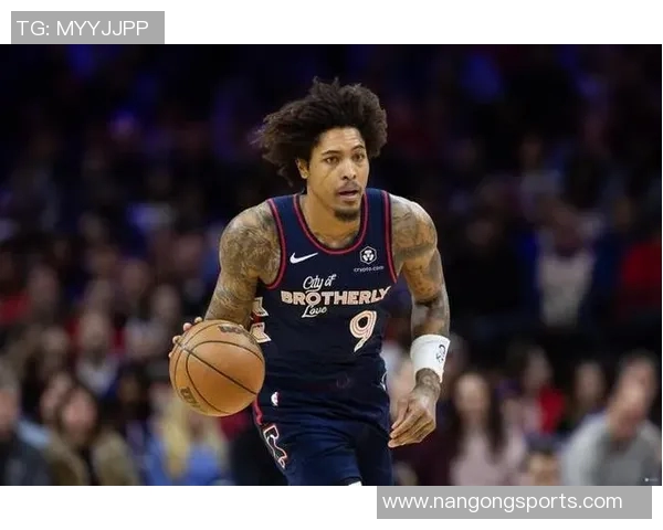 乌布雷半场表现全面贡献12分5板2助2断1帽展现全能实力